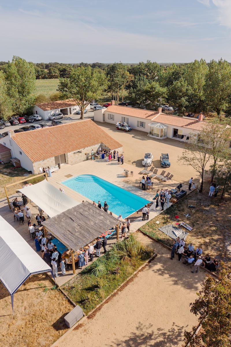 Vue aérienne du gîte de groupe Domaine du Chêne Vert en Vendée Vue aérienne du gîte de groupe Domaine du Chêne Vert en Vendée